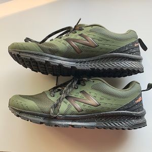 New balance sneakers men’s *worn once*